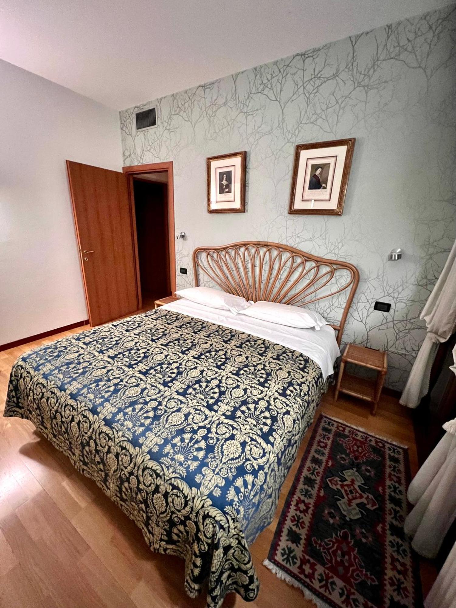 Palazzo Brando - Living Apartments เตรวิโซ ภายนอก รูปภาพ