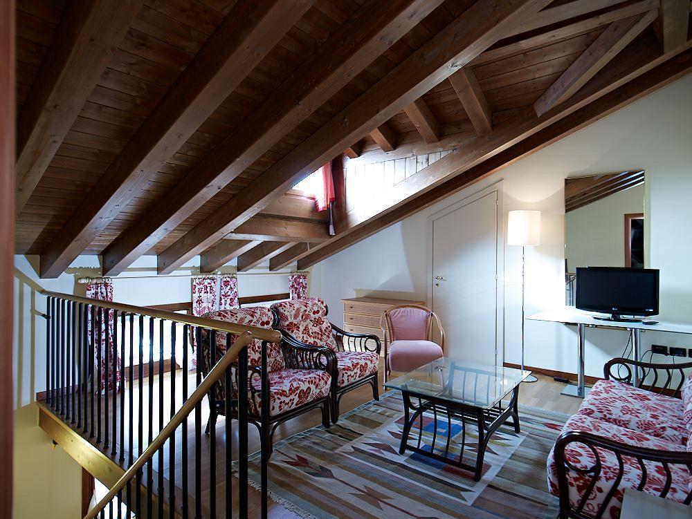 Palazzo Brando - Living Apartments เตรวิโซ ภายนอก รูปภาพ