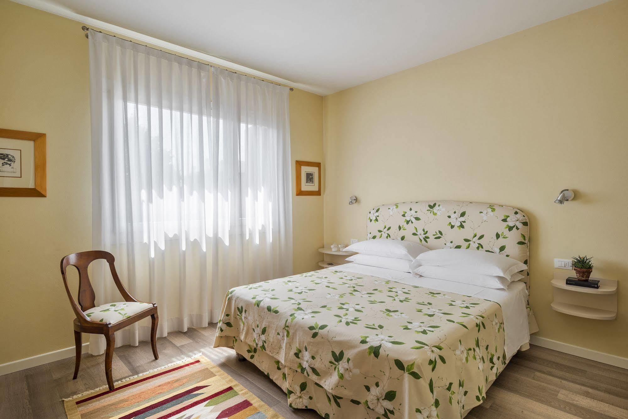 Palazzo Brando - Living Apartments เตรวิโซ ภายนอก รูปภาพ