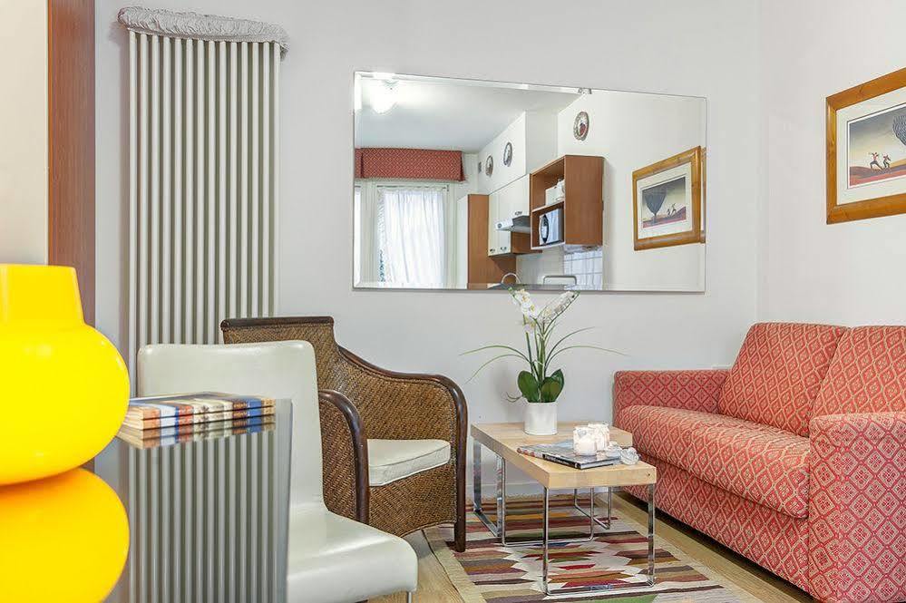 Palazzo Brando - Living Apartments เตรวิโซ ภายนอก รูปภาพ